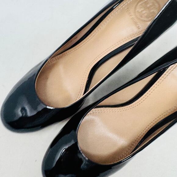 Tory Burch Black Patent Leather Wedge Heels Size 7 Logo Detail - Picture 2 of 14